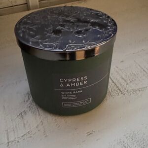 White Barn Cypress & Amber Candle - Deep Green